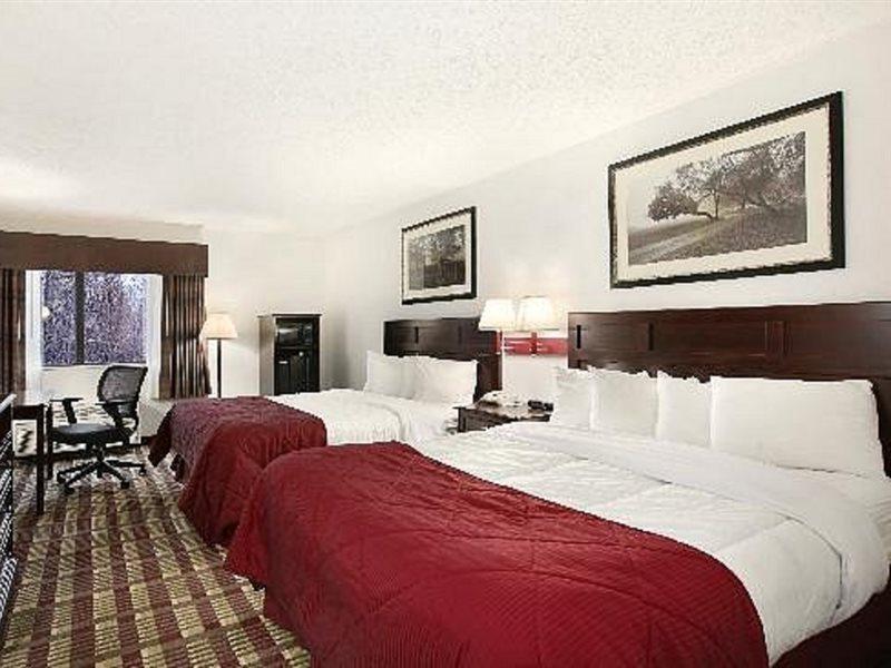 Baymont By Wyndham Boston Heights/Hudson Hotel Ngoại thất bức ảnh